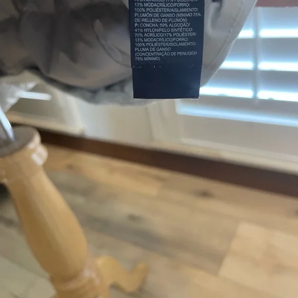 The North Face Women's White Arctic Parka w/ removable fur and hood-Size
Large - Picture 3 of 6